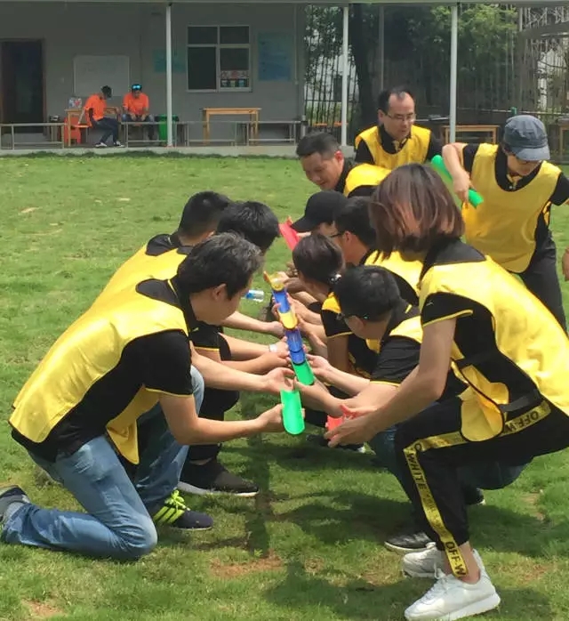 “向妄想启程” 威客电竞销售团建活动美满开放