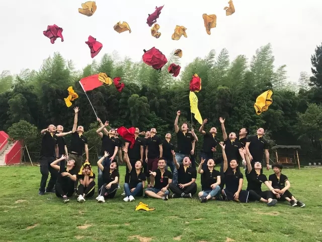 “向妄想启程” 威客电竞销售团建活动美满开放